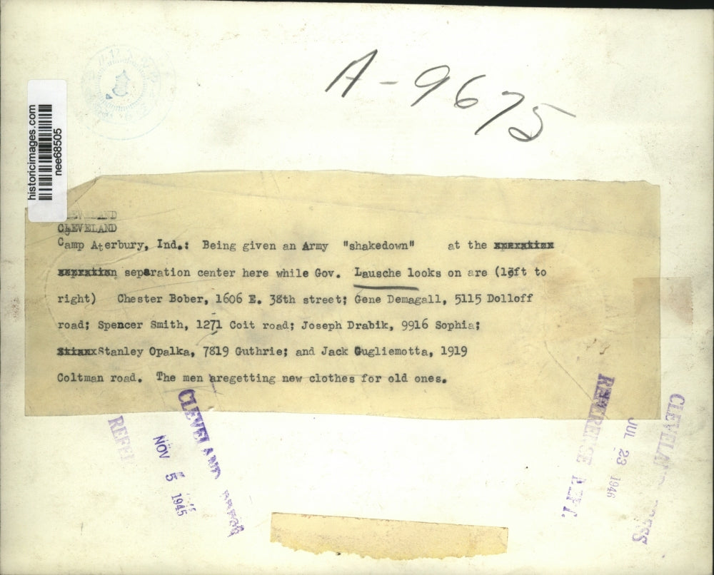 1946 Press Photo Gov. Frank Lausche with Army at Camp Aterbury Indiana.