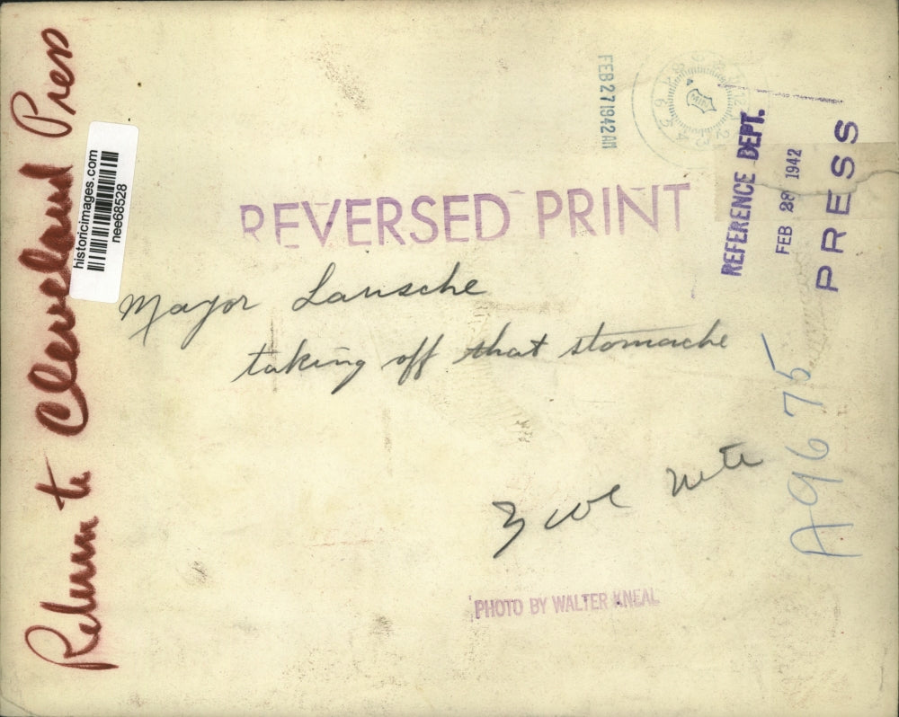 1942 Press Photo Mayor Frank Lausche - nee68528