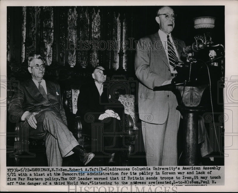 Load image into Gallery viewer, 1951 Press Photo Sen Robert Taft addresses Columbia Univ. American Assembly

