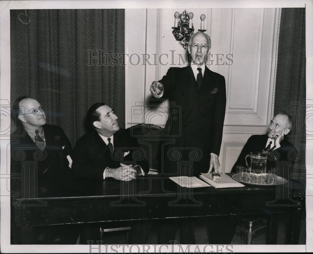 1937 Press Photo Attendees gather for Political Science Association meeting