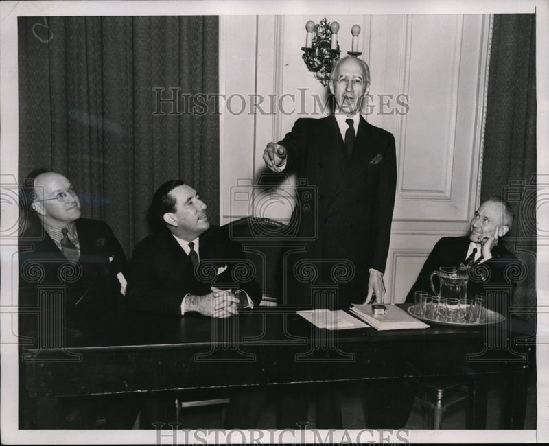 Load image into Gallery viewer, 1937 Press Photo Attendees gather for Political Science Association meeting
