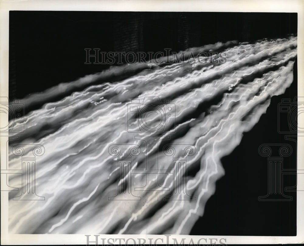 1962 Press Photo Rome Italy, Light Torches In Coliseum - nee68700