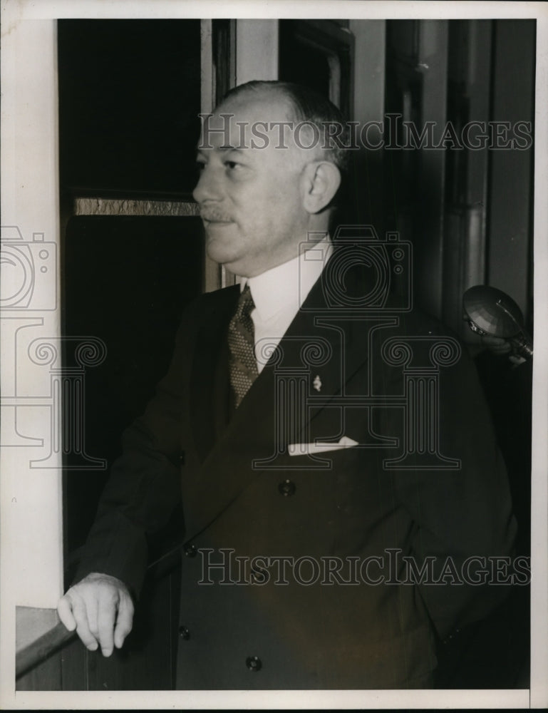 Load image into Gallery viewer, 1937 Press Photo Congressman William Serovich glances out the window - nee68866
