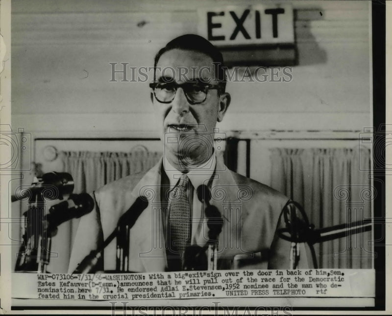 Load image into Gallery viewer, 1956 Press Photo Washington: Estes Kefauver announcing withdraw from democratic

