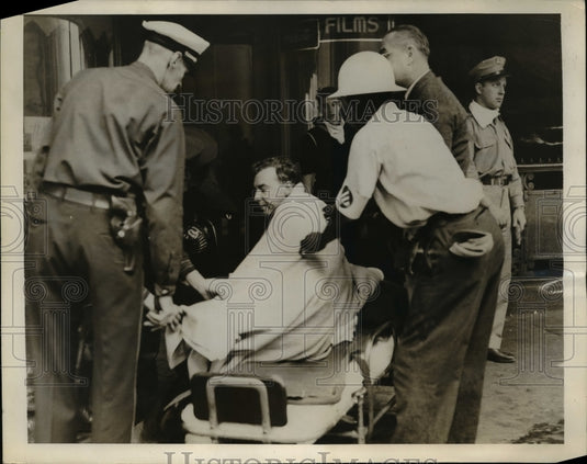 1943 Press Photo Air Raid Warden RR Fire Philadelphia Railroad Station