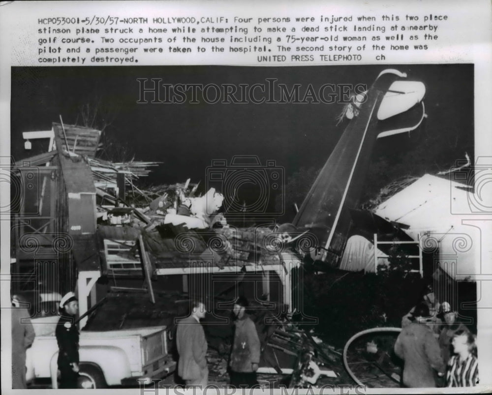 1957 Press Photo North Hollywood California Plane Crashed On Home Some Injured