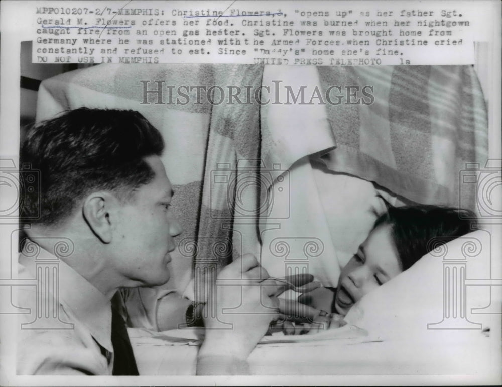 1958 Press Photo Christine Flowers Burned By Heater & ad Sgt Flowers Came Home