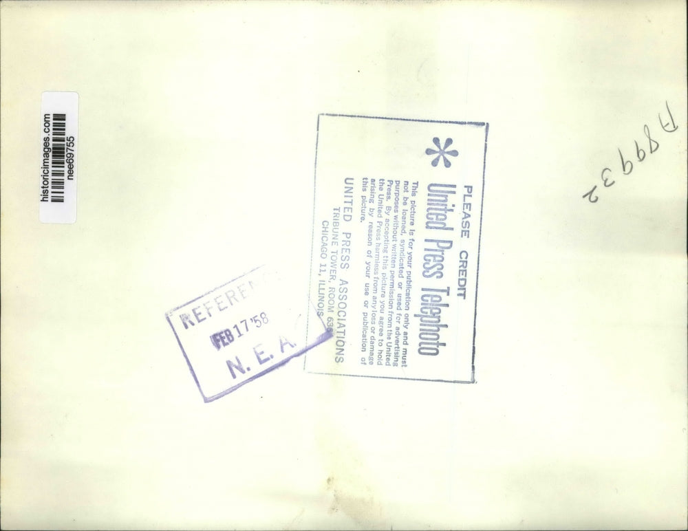 1958 Press Photo Christine Flowers Burned By Heater & ad Sgt Flowers Came Home