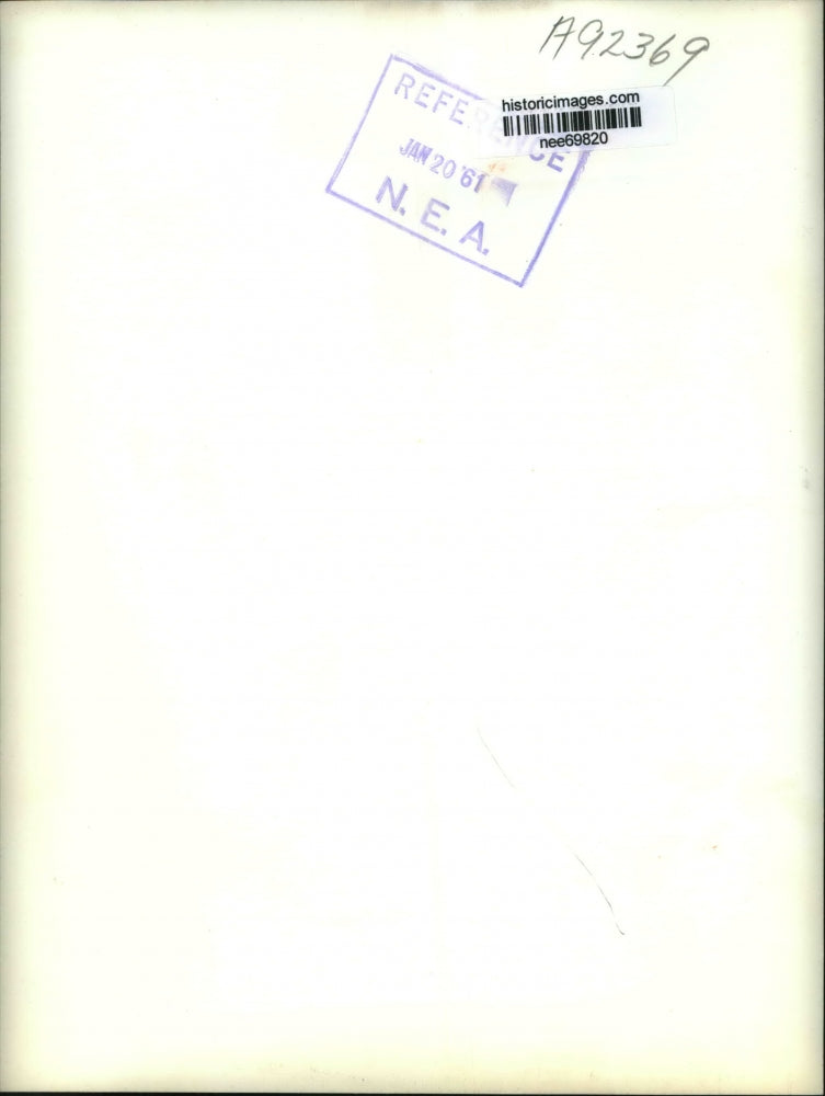 1961 Press Photo Mrs Wanda Boyer Holding her Dead Dog She Was in Hotel Fire