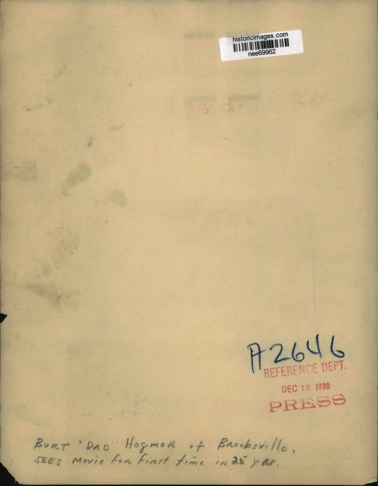 1930 Press Photo Burt Dad Hogmer sees move fror first time in 25 years.