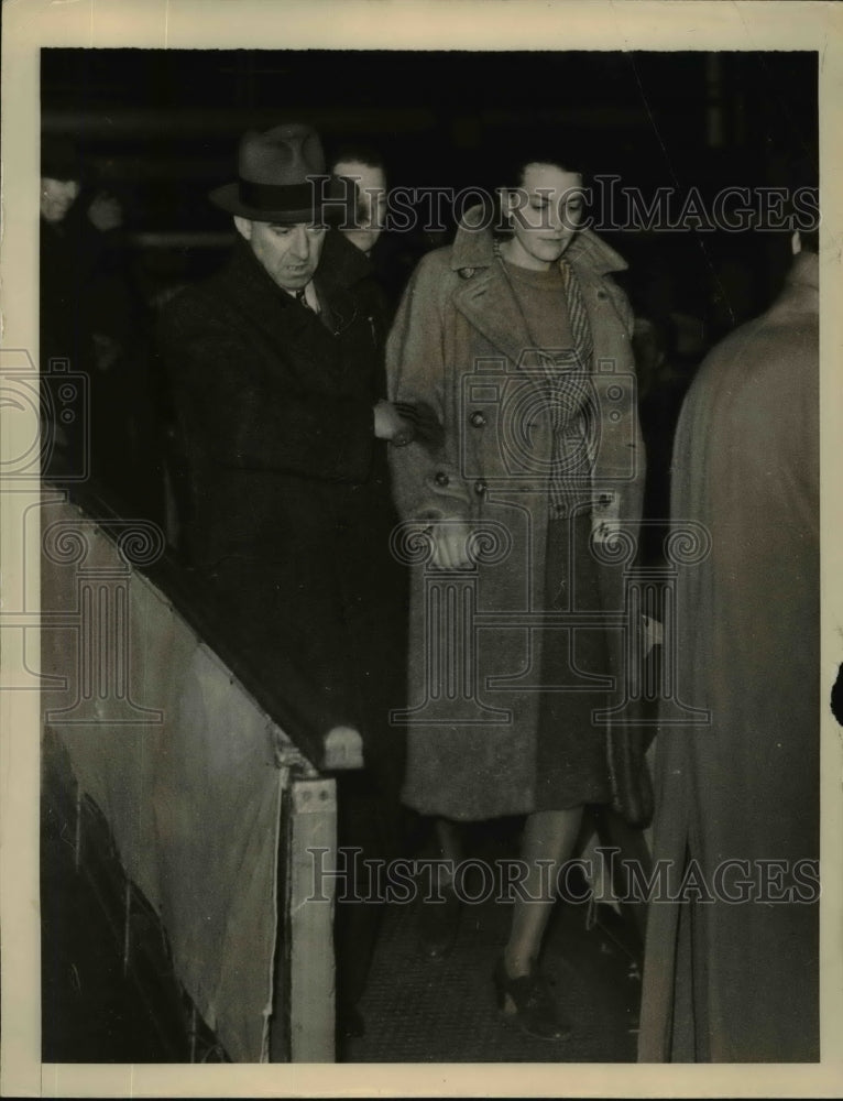 1939 Press Photo Mrs George Ingham after being rescued from a flying boat