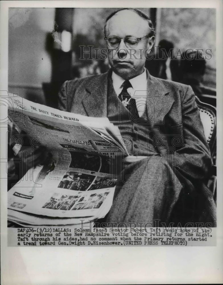1948 Press Photo Senator Robert Taft reads on New Hampshire Voting in Dallas, TX