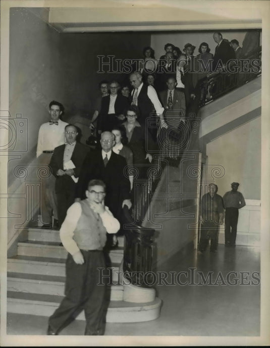 1951 Press Photo Air Raid Warning City Hall - nee71215