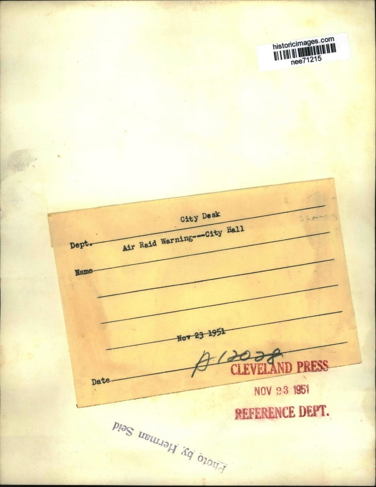 1951 Press Photo Air Raid Warning City Hall - nee71215