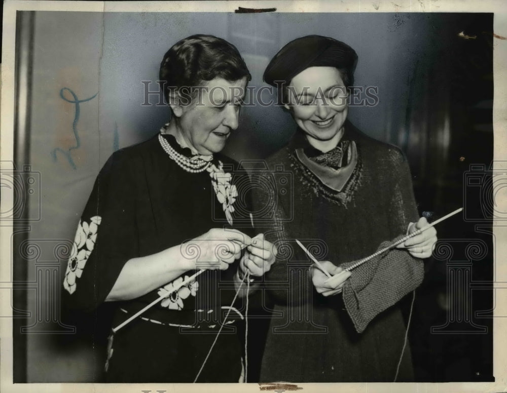 1938 Press Photo Mrs. John Nance Garner And Mrs. Sherman Minton - nee71744