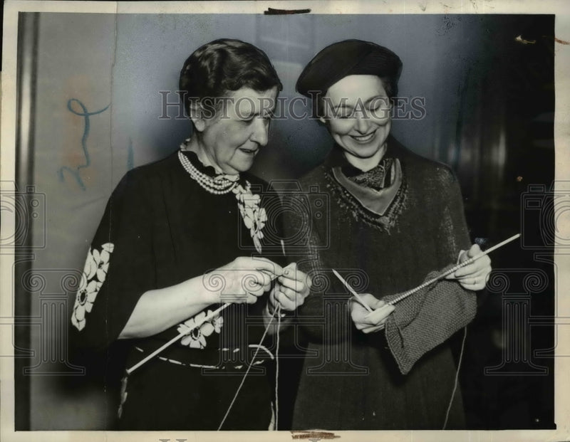 Load image into Gallery viewer, 1938 Press Photo Mrs. John Nance Garner And Mrs. Sherman Minton - nee71744
