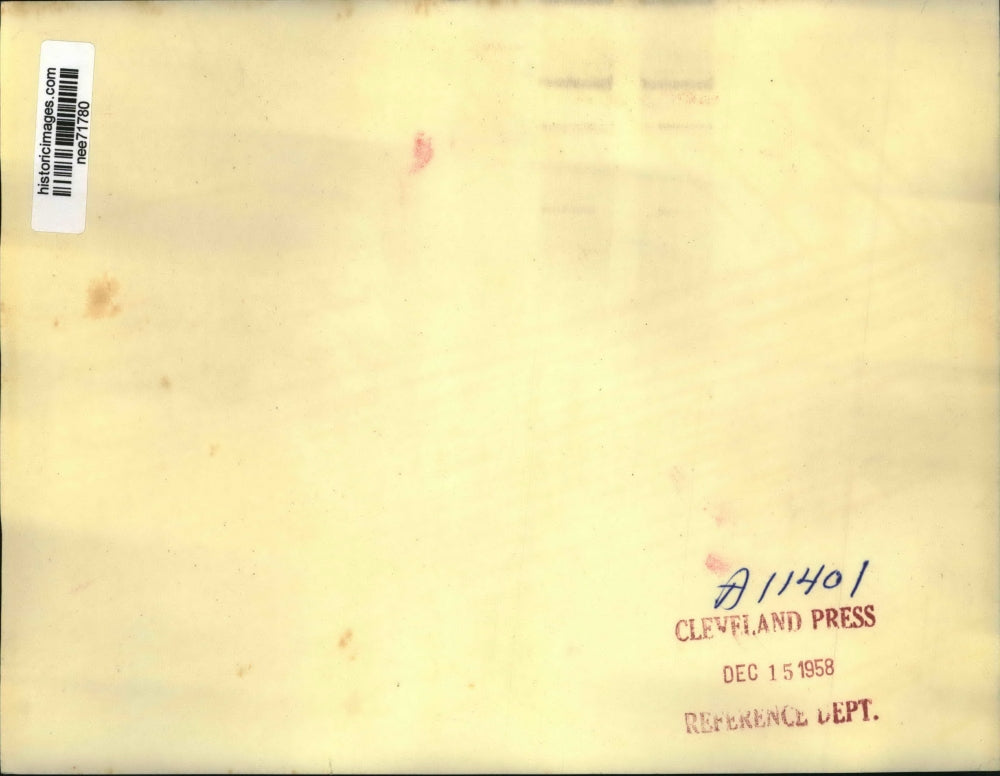 1958 Press Photo French Premier Charles de Gulle with group of Muslim Soldiers.