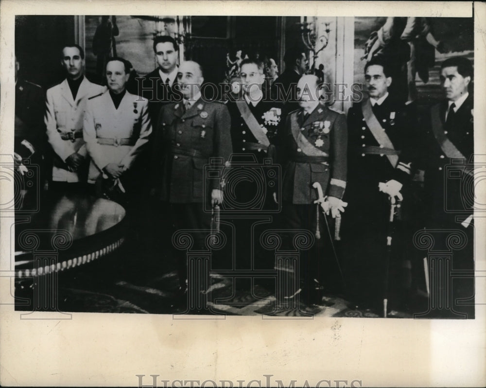 1945 Press Photo Generalissimp Francisco Franco with new Spanish Cabinet S. Rein