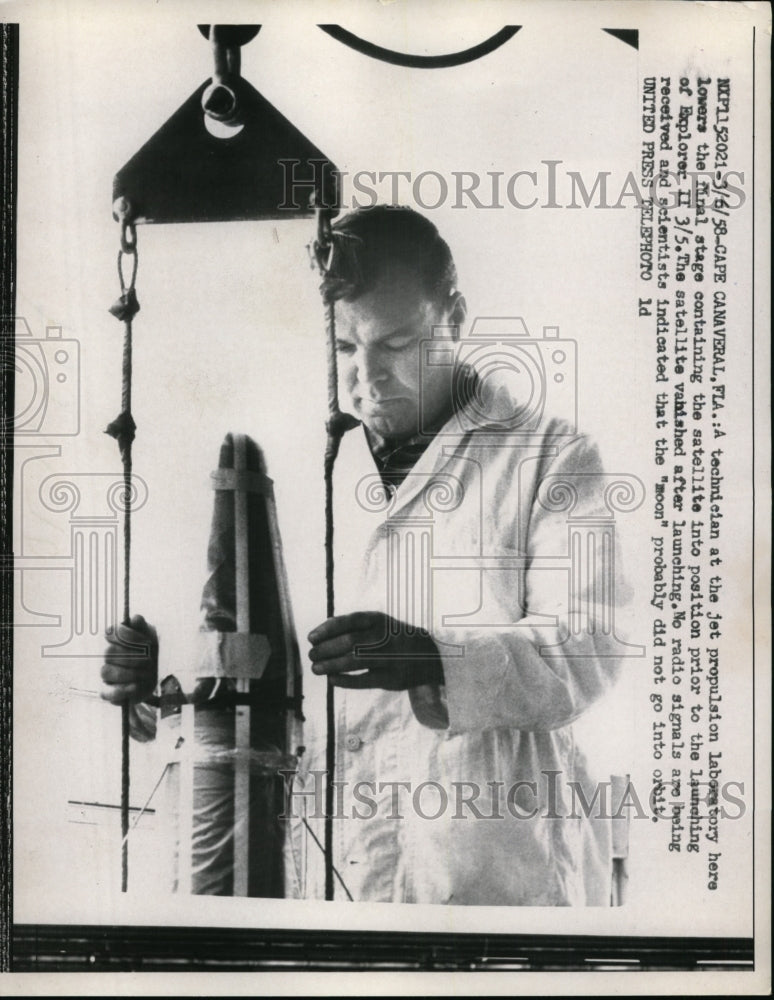 1958 Press Photo Technician Jet Propulsion Laboratory Cape Canaveral, FL- Historic Images