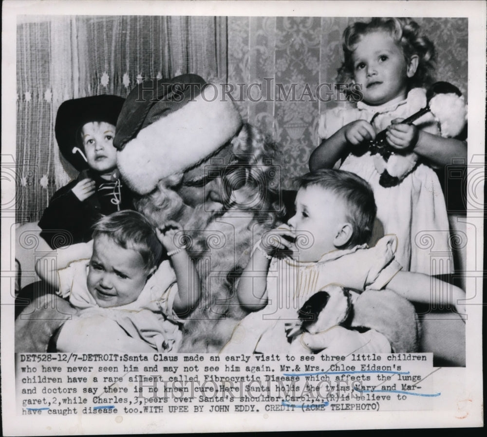 1950 Press Photo Santa made early visit to children who have Fibrocystic Disease