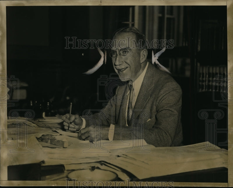 Load image into Gallery viewer, 1934 Press Photo Gov. Theodre F. Green in his office at State Building
