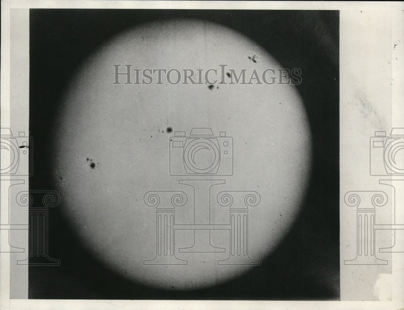 Load image into Gallery viewer, 1932 Press Photo Sun Spots - nee73397
