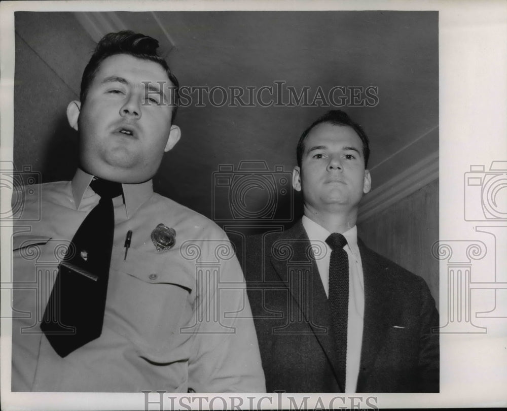 1954 Press Photo Dr Sam Sheppard & deputy at his trail - nee74032