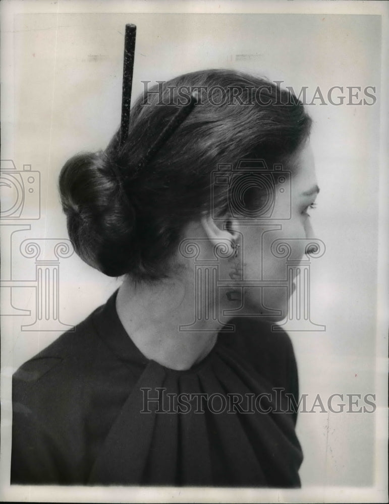 1957 Press Photo Hairstyle Using Jeweled Chopsticks Worn by Miki Nogavica