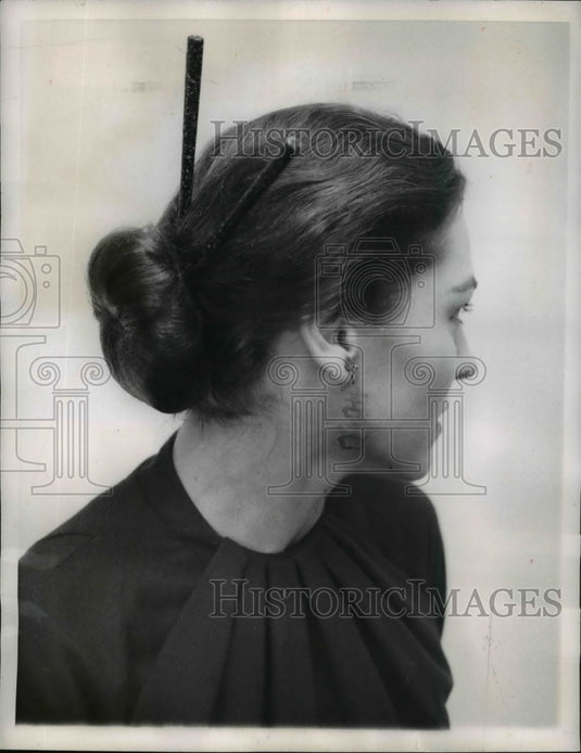 1957 Press Photo Hairstyle Using Jeweled Chopsticks Worn by Miki Nogavica