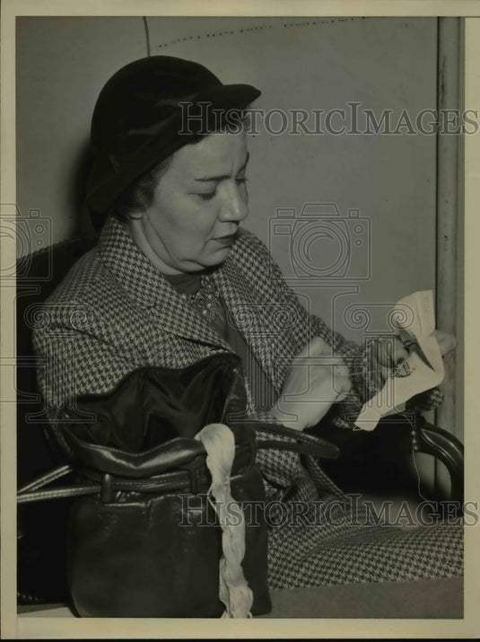 1954 Press Photo Mrs Frank H Schwable, husband Colonel is Korea POW