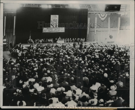 1950 Press Photo President Truman at University of Wisconsin Field House