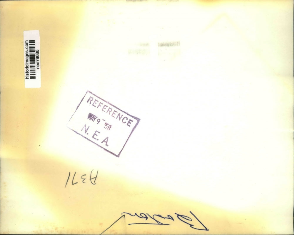 1958 Press Photo Sign Workers Post Sign Upside Down at Morrisey Boulevard Boston