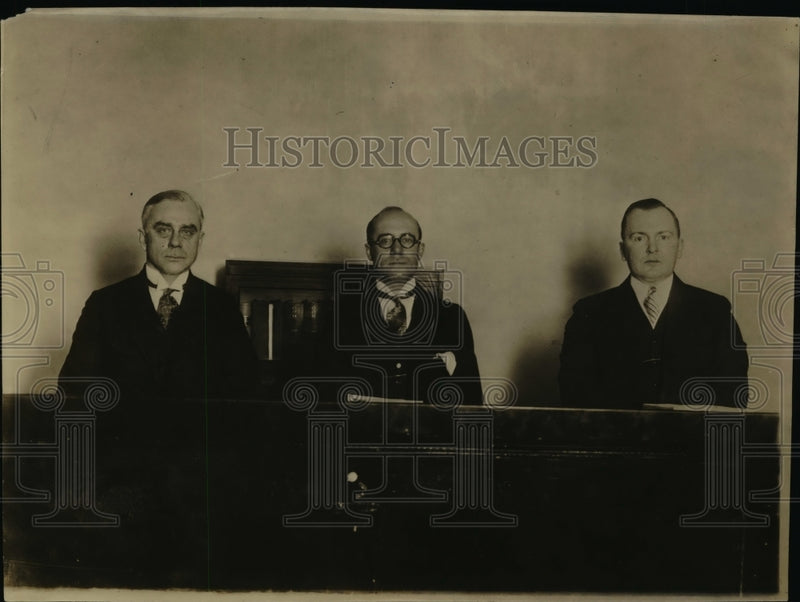 Load image into Gallery viewer, 1927 Press Photo Ernest H.Van Fossen, Jno M. Sternhagen and Jno J. Marquette.
