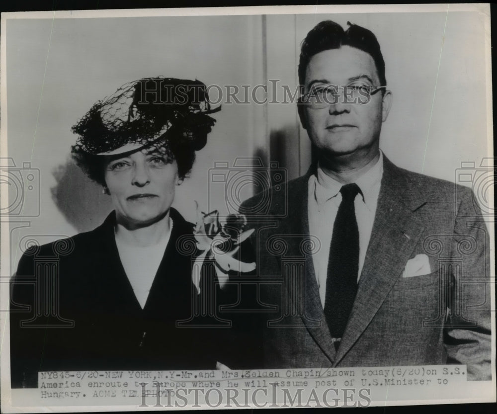 1947 Press Photo Mr. & Mrs.Selden Chapin abroad the S.S.American to Europe.