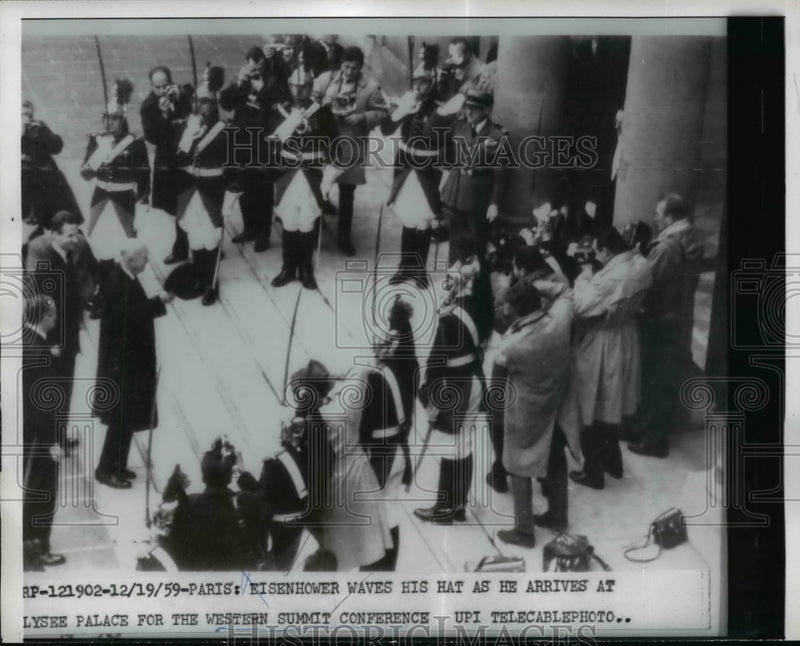Load image into Gallery viewer, 1959 Press Photo Pres. Eisenhowe arrived for Western Summit Conference.
