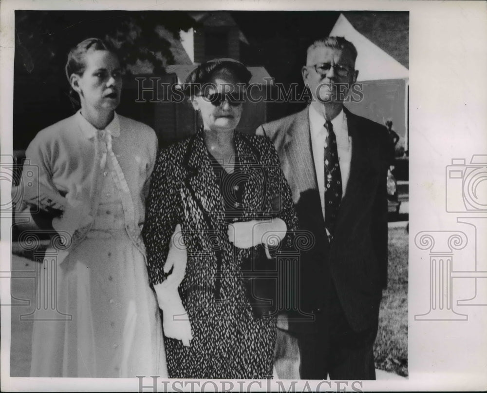 1955 Press Photo Dr Richard Sheppard & wife and another woman - nee79493