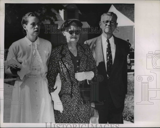 1955 Press Photo Dr Richard Sheppard & wife and another woman - nee79493