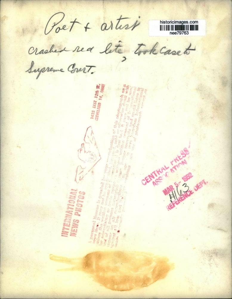 1952 Press Photo Supreme Court Justice poet & artist who crashed a red lite