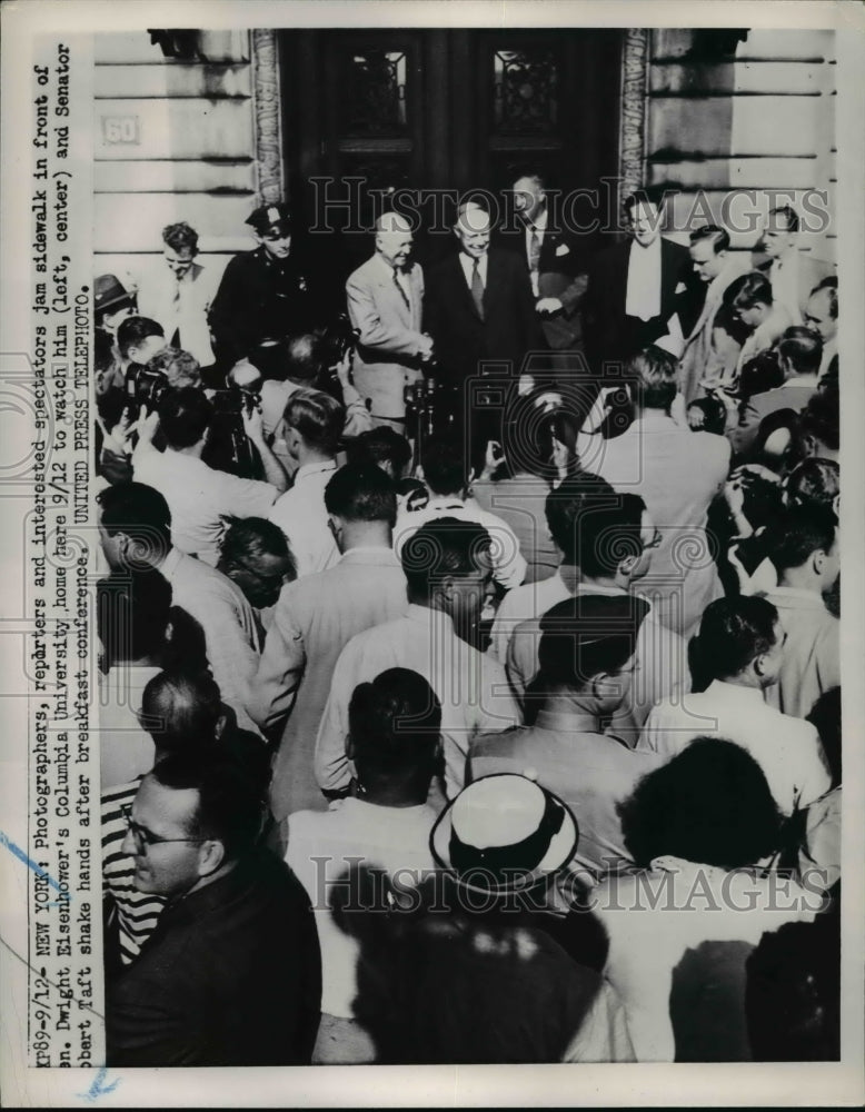 Load image into Gallery viewer, 1952 Press Photo Dwight Eisenhower Columbia University home &amp; Senator Taft
