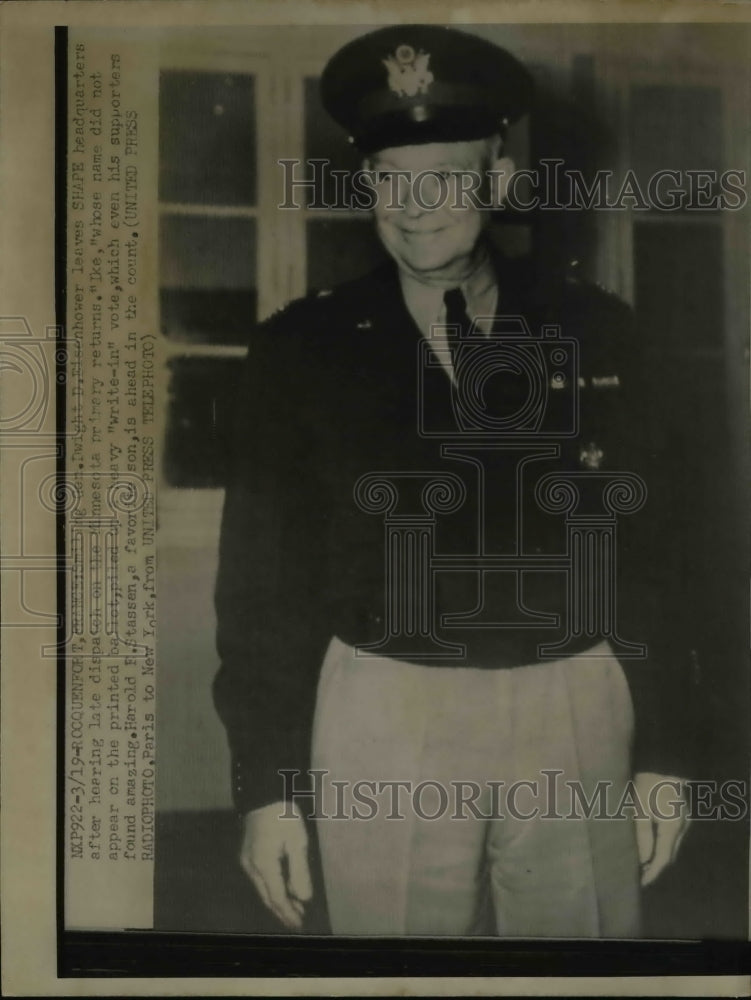 1952 Press Photo General Dwight Eisenhower at SHAPE HQ in Rocquenfort France