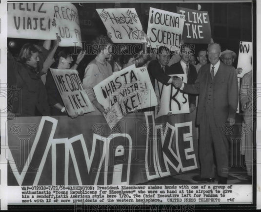 1956 Press Photo President Eisenhower & Young Republicans for Eisenhower in DC- Historic Images