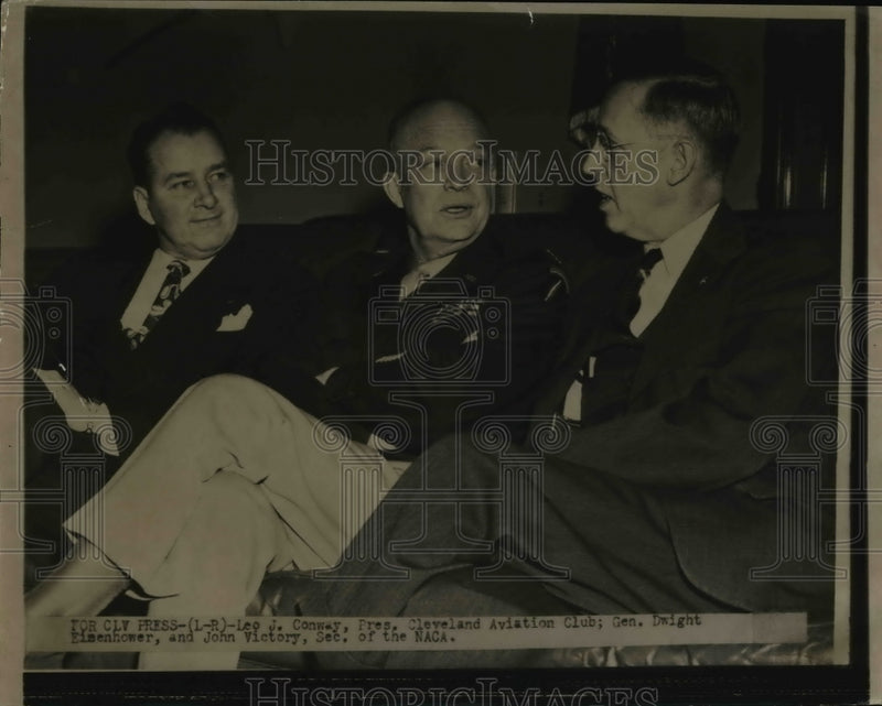 Load image into Gallery viewer, 1946 Press Photo General D Eisenhower, Leo Conway Pres Cleveland Aviation club
