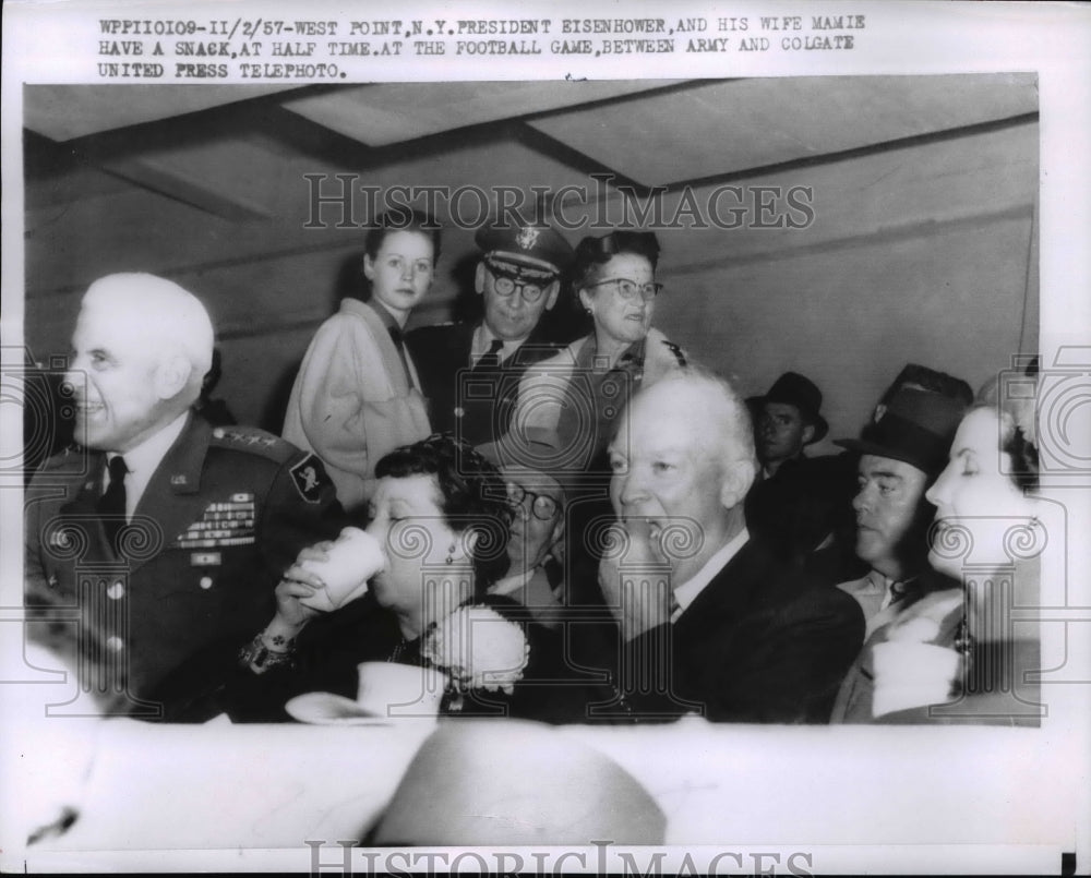 1957 Press Photo President & Mrs Eisenhower have snack at West Point NY game