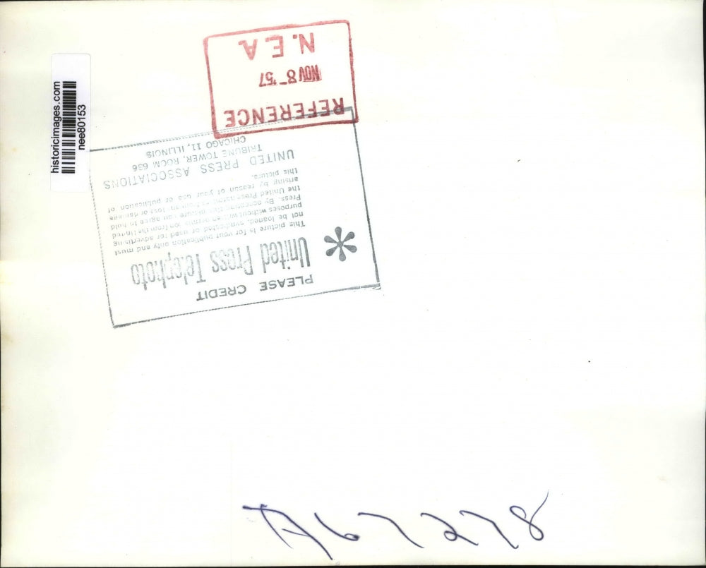 1957 Press Photo President & Mrs Eisenhower have snack at West Point NY game