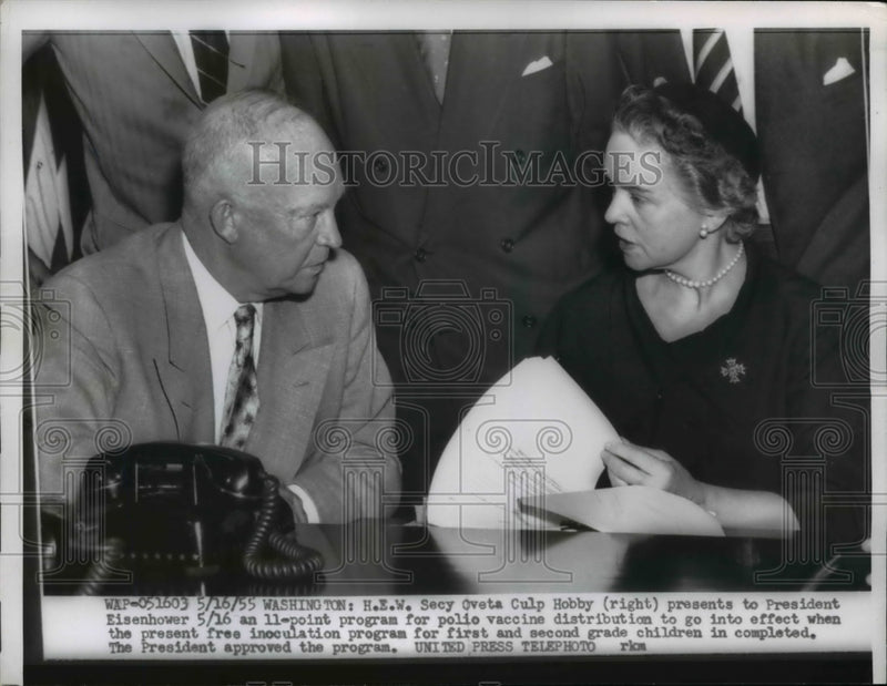 Load image into Gallery viewer, 1955 Press Photo President Eisenhower present a Program for Polio Vacine.
