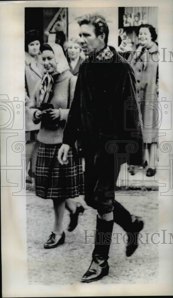1935 Press Photo Lord Snowdon & Princess Margaret at Ballater Scotland
