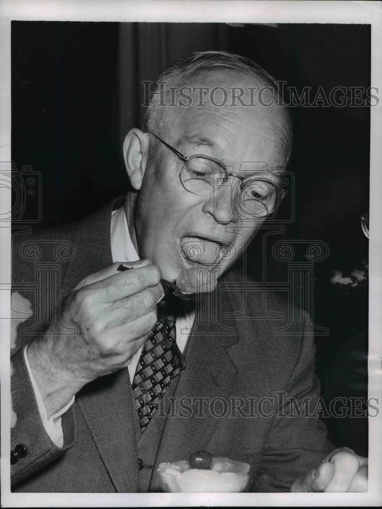 1957 Press Photo President Eisenhower at a Washington DC luncheon - nee81676