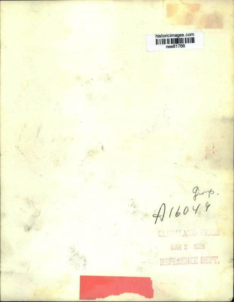 1956 Press Photo President Eisenhower walks from White House to Executive Office