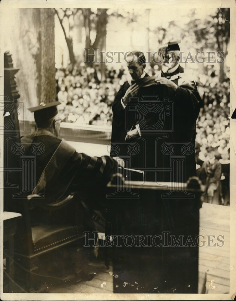 Load image into Gallery viewer, 1922 Press Photo 180th Commencemant at Princeton Hon Vincent Massey of Canada
