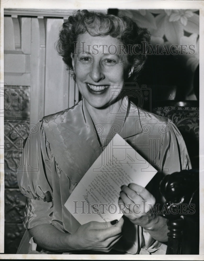 1955 Press Photo Mrs Emily Fallen cancer victim gets letter from Mamie Eisenhowe